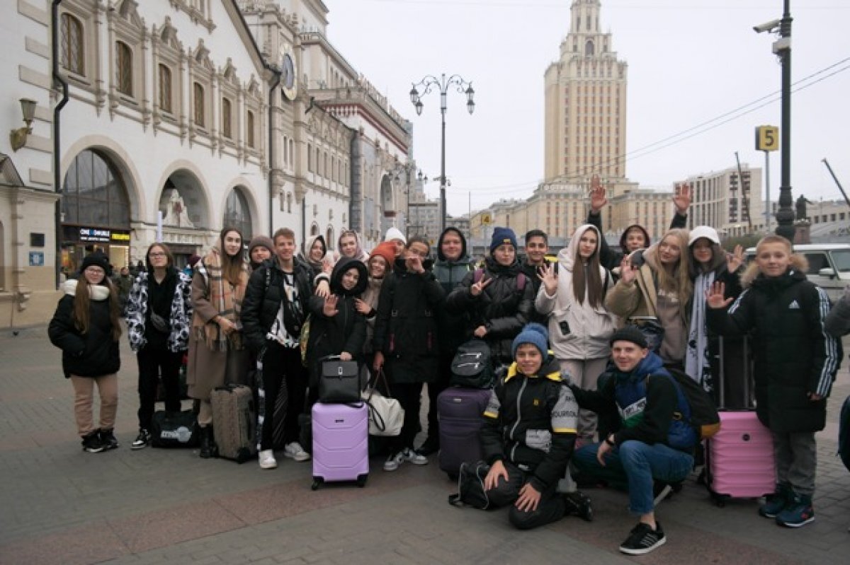    Ставропольские танцоры выступали на каждой остановке поезда в Москву