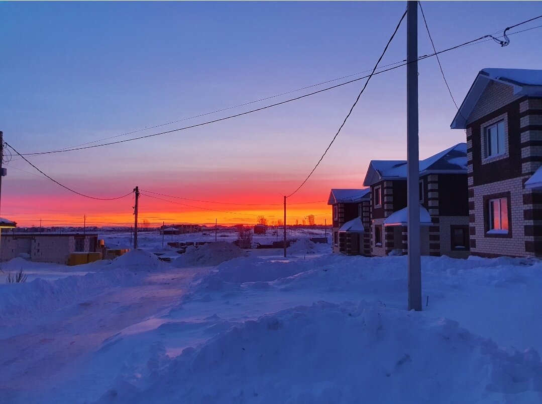 Таких фотографий у меня с каждым днем становится всё больше - красоту за городом удаётся видеть намного чаще, чем в черте мегаполиса