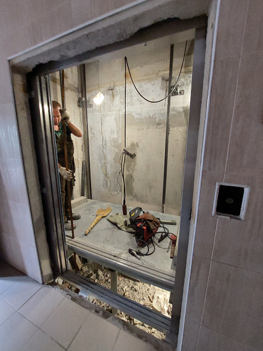 Демонтаж грузового лифта