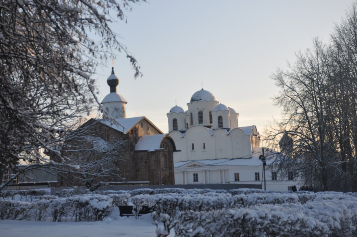 Храмы Ярославова дворища.