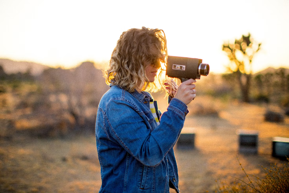 Люди услышат. Диджитал фотографы. Shutterstock photos. Generation z ждет зеленый свет. She is making a film.