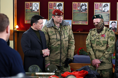    Андрей Воробьев на встрече с военнослужащими 21-й Софринской бригады © Антон Чернов, «Подмосковье Сегодня»