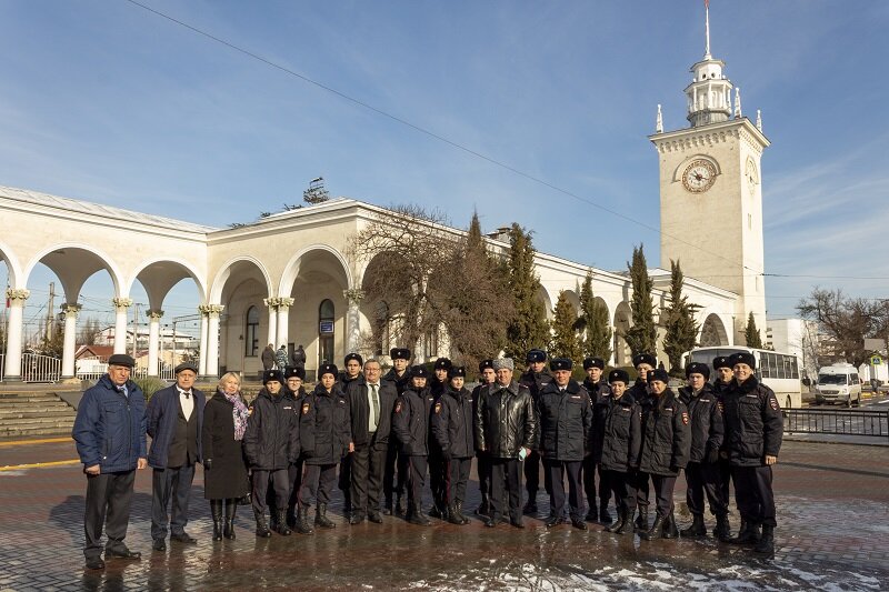 Курсанты 2-го курса филиала Краснодарской академии МВД России с ветеранами и действующими сотрудниками