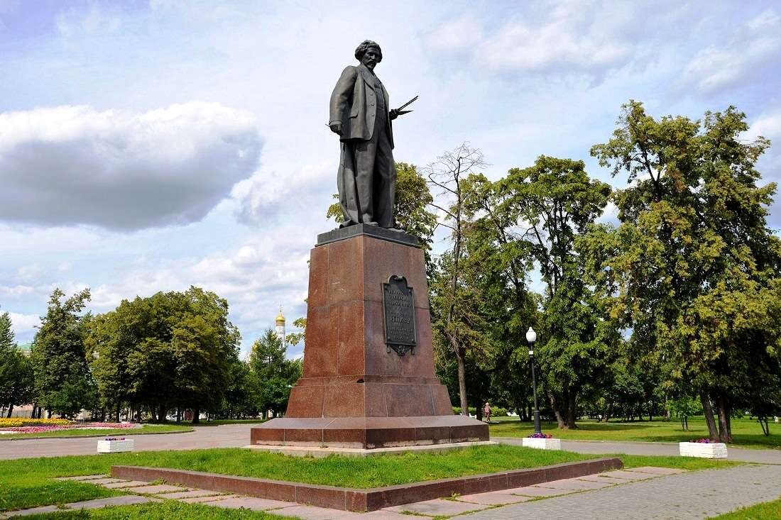 Памятник репину москва болотная набережная фото Болотная площадь Город для жизни Москва yamoscow.ru Дзен
