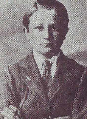 16-летний Момчило Гаврич - выпускник школы