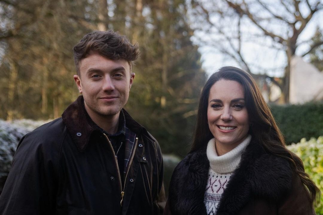     Кейт Миддлтон показывает, какая куртка будет в моде весной-2023