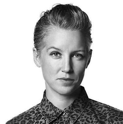 Аса Юнгелиус — дизайнер, работавший с Agonist; одной из самых известных работ можно назвать The Infidel для Agonist. Материал взят из свободного источника.