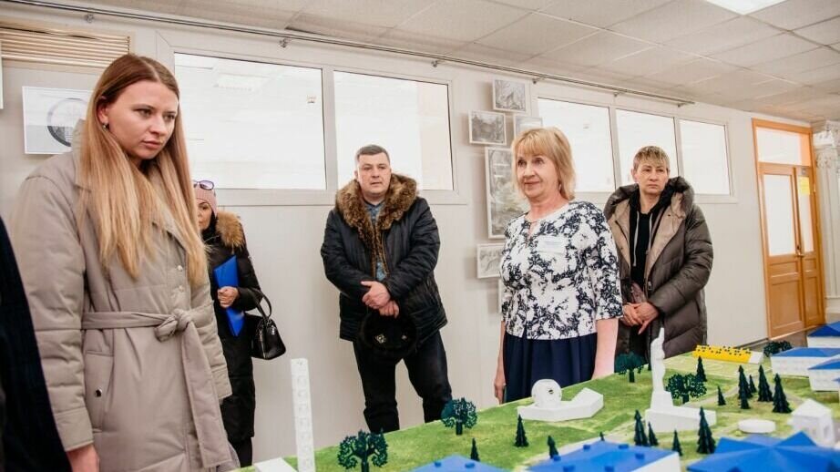     В краевом детском центре «Созвездие» в районе имени Лазо и центре для активной молодежи «Шарголь» в Комсомольском районе в этом году построят четыре новых корпуса.