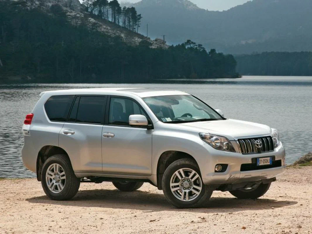 Какое прадо. Toyota Land Cruiser Prado 2009. Тойота ленд Крузер Прадо 4 поколения. Toyota Land Cruiser Prado j150. Тойота ленд Крузер Прадо 3 поколение