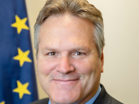     фото: Губернатор Аляски Майк Данливи. источник: википедия