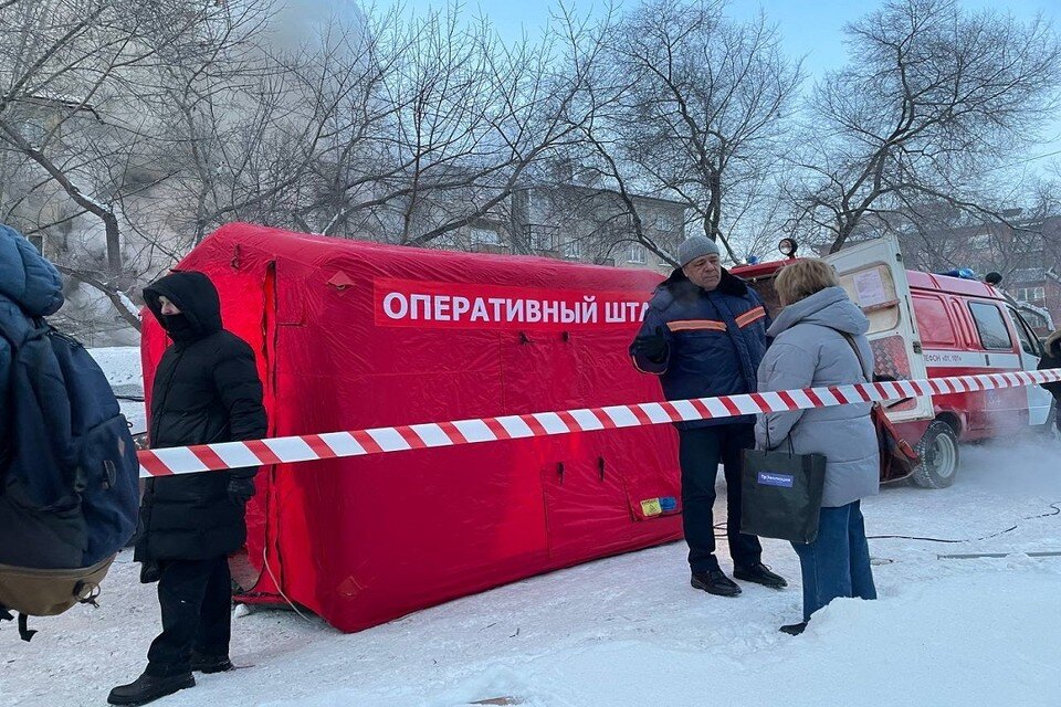     «Горячая линия» заработала в Новосибирске после мощного взрыва в пятиэтажке на Линейной,39. Вячеслав АШУРКОВ