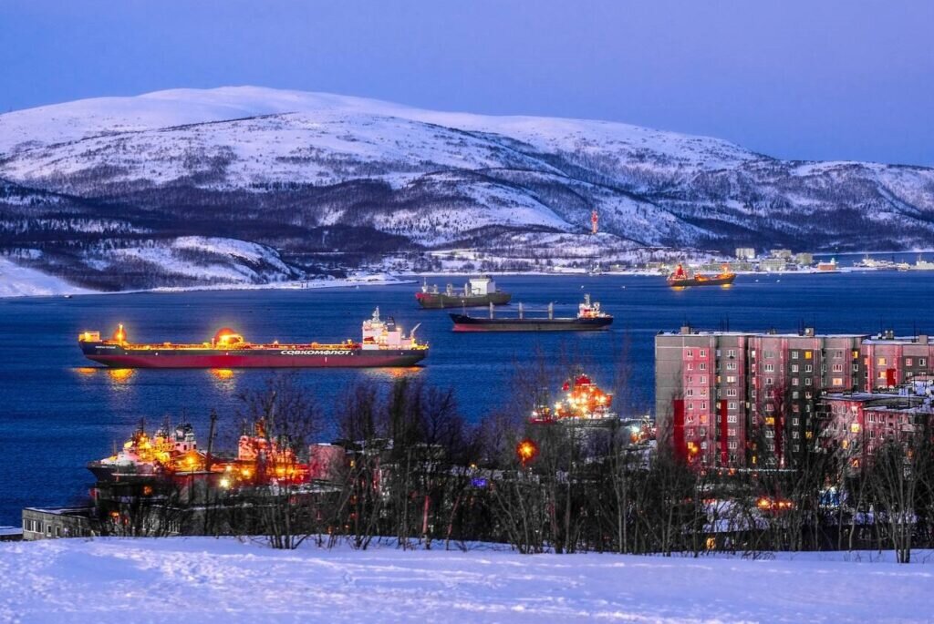 Сходить мурманске. Мурманск в феврале. Мурманск погода зимой и летом. Мурманск инстаграмные места.