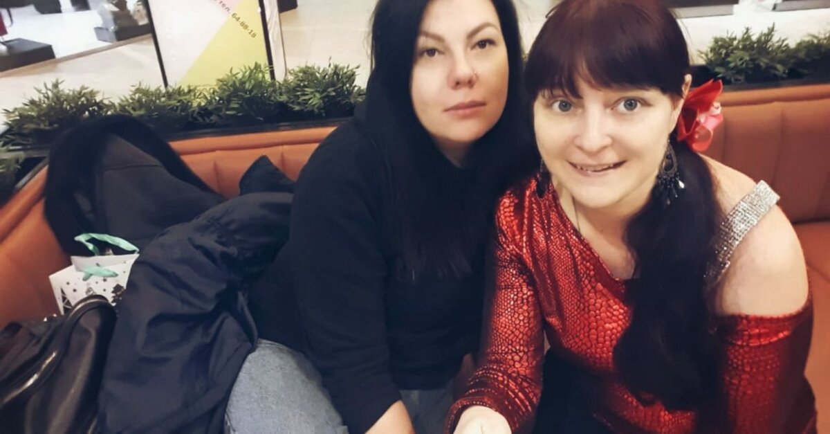 и в кафе