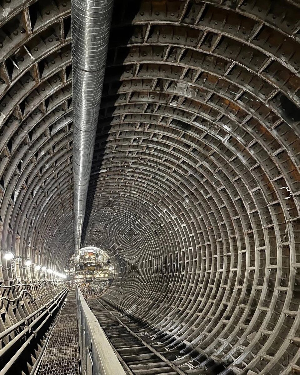 тоннель в метро