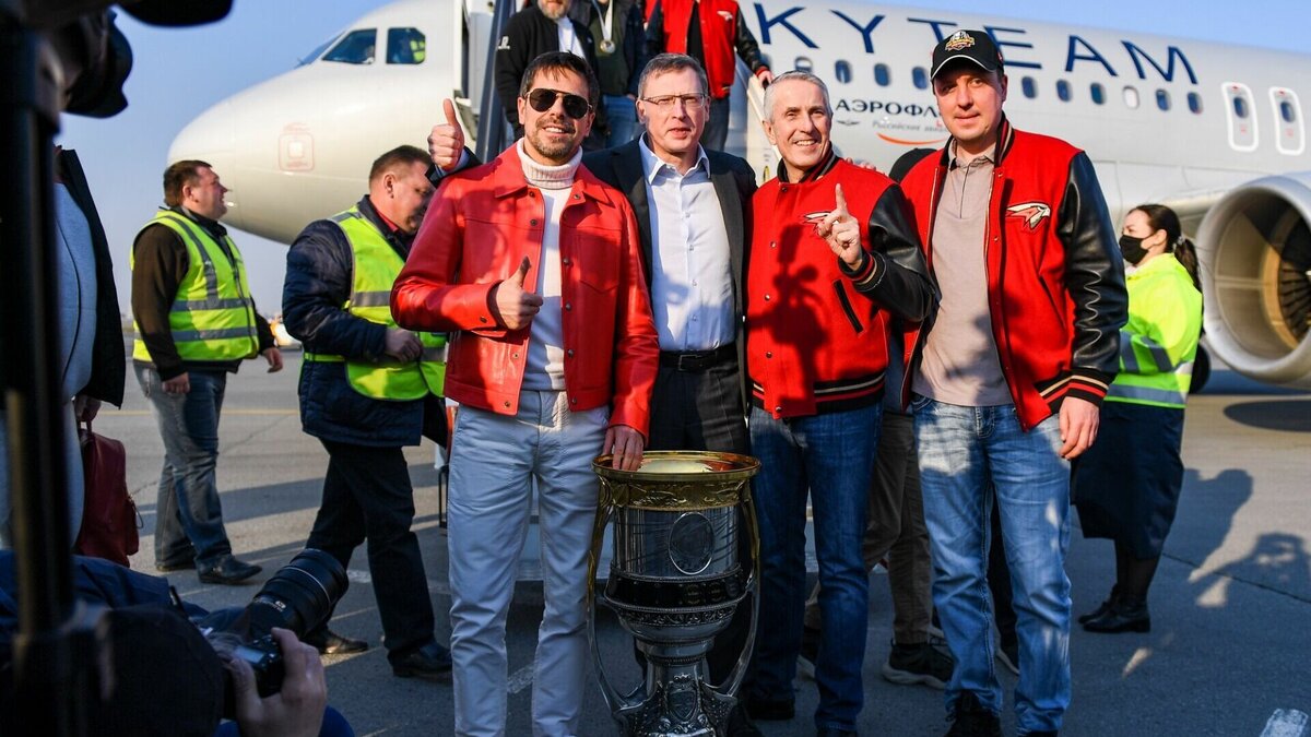     Визит звездного наставника «ястребов» анонсировал председатель Совета директоров клуба Александр Крылов.