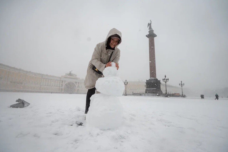     12 февраля в Петербурге будет сначала холодным, а потом теплым и снежным. Юлия ПЫХАЛОВА