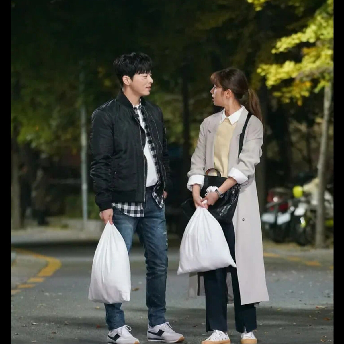 Главная парочка из любовного треугольника, если так можно сказать..))