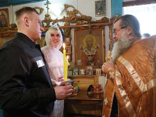     В 2022 году в храмах при учреждениях УФСИН России по Алтайскому краю состоялось 12 обрядов венчания. Фото: СМГ