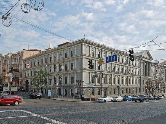     фото: здание в Киеве, где располагается "Нафтогаз". источник: википедия