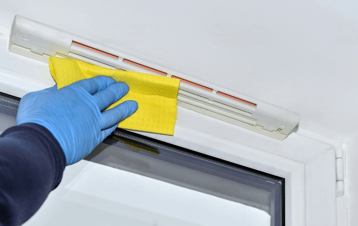 Клапан на пластиковое окно