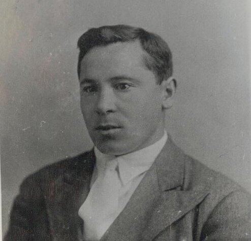 Муса Җәлил, полное имя — Муса Мустафович Залилов