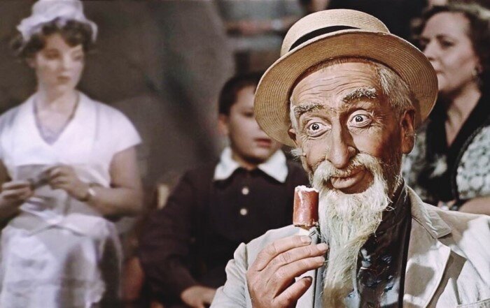 С докторской колбасой такая же история. Почему она была вкусной? Да потому что сравнить было не с чем!