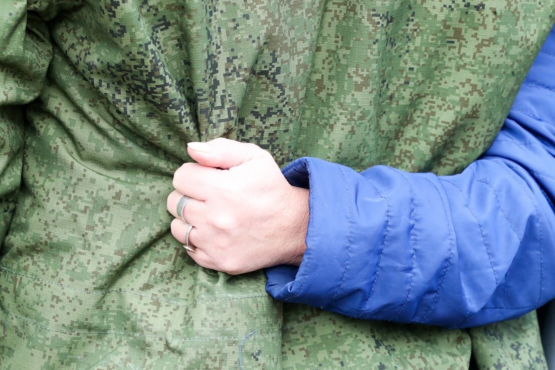 ВОЛНЕНИЕ СЕМЕЙ ПОНЯТЬ МОЖНО. МОЛЧАНИЕ МИНОБОРОНЫ – НЕТ. ФОТО: © SERGEY PETROV NEWS.RU VIA GLOBALLOOKPRESS.COM/GLOBALLOOKPRESS