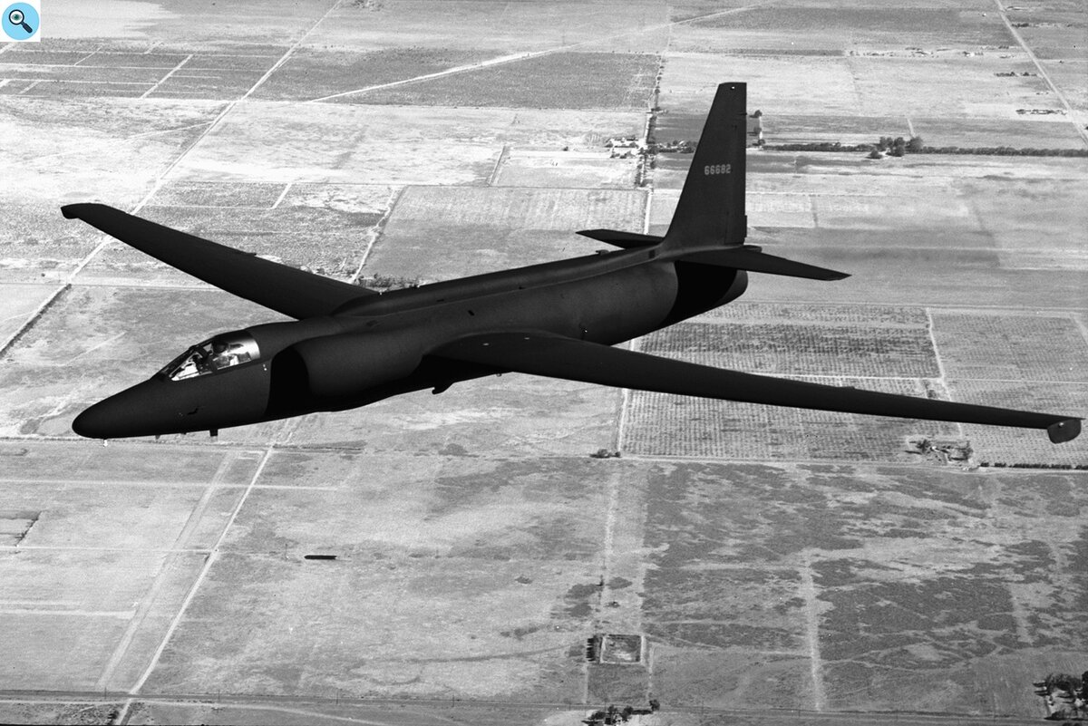 Самолет - разведчик U-2 