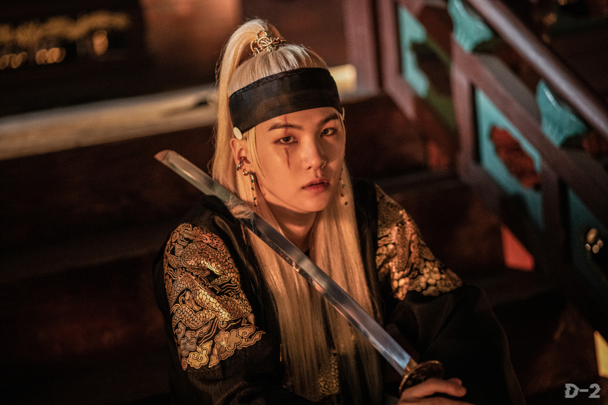 Шуга бтс август ди. Юнги дэчита. Agust d bts. Дэчита бтс. 3 концерт.