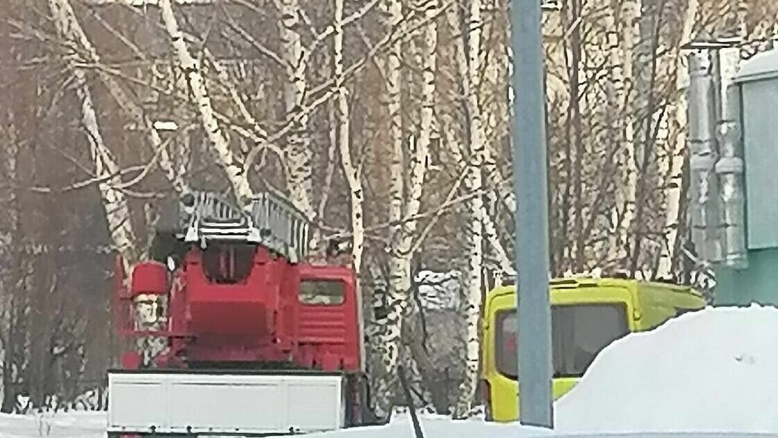     В Зеленодольском районе прошла массовая эвакуация местных школ. Об этом сообщили очевидцы в ряде Telegram-каналов.