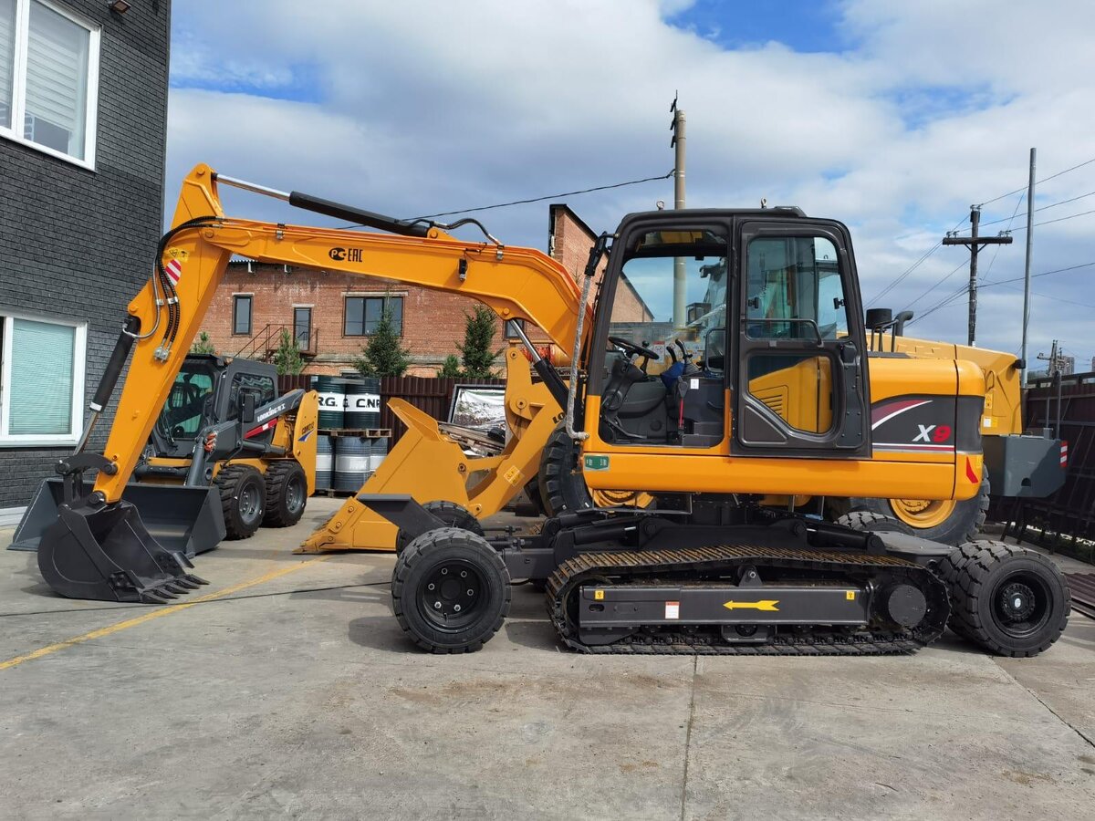 Mst m644 plus. Плюсы экскаваторов. Экскаватор-погрузчик mst m644 plus. Плюсы экскаваторов. Плюсы экскаватора.