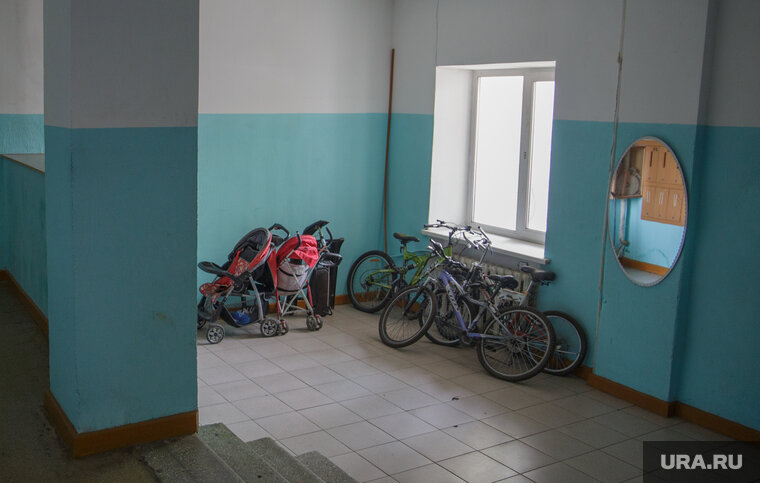    Наталья Гулина попросила жителей Радужного убрать вещи из подъездов (фото из архива)