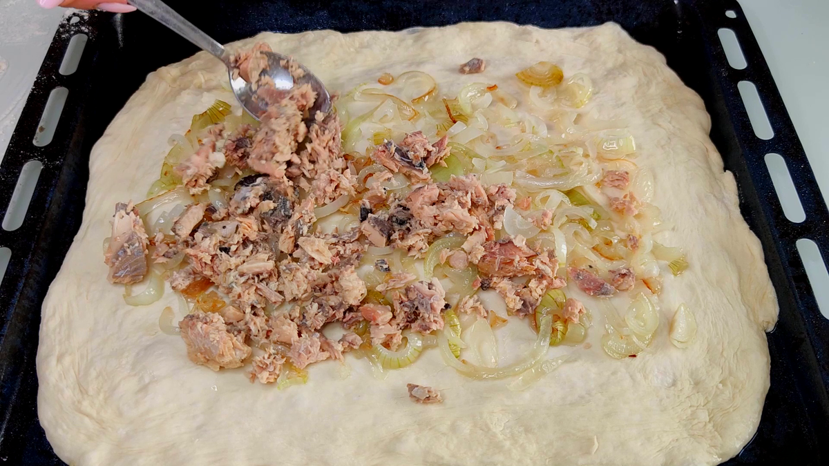 Пока закипает чайник, готовлю вкуснейший рыбный пирог (лучше рецепта еще не придумали) Пока закипает чайник, готовлю вкуснейший рыбный пирог (лучше рецепта еще не придумали)