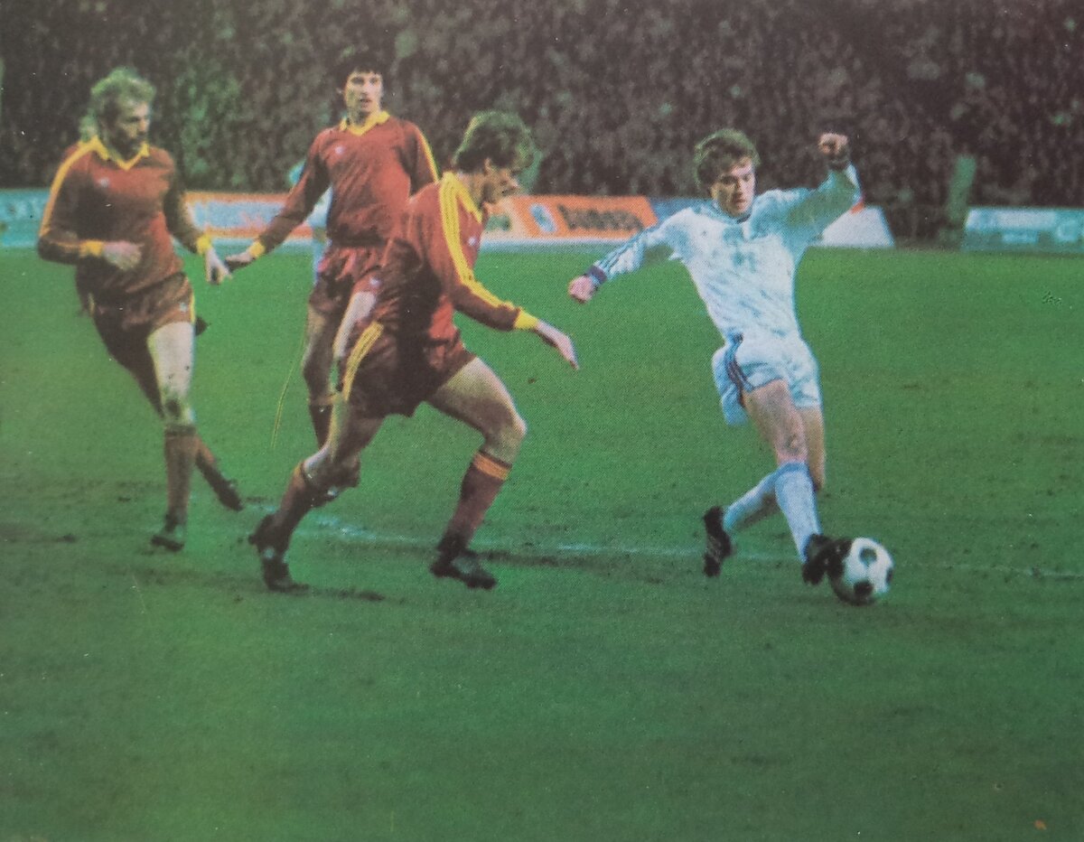 кубок 1980 годов. олимпия (футбольный клуб, асунсьон). динамо тбилиси 1981. футбольная команда динамо тбилиси. кубок кубков 1979 года.