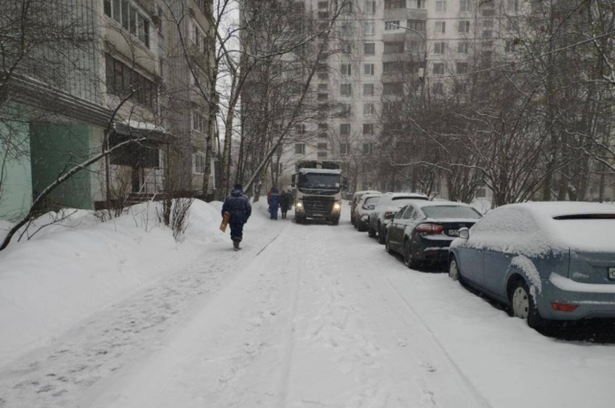    В Москве мусоровоз задавил женщину