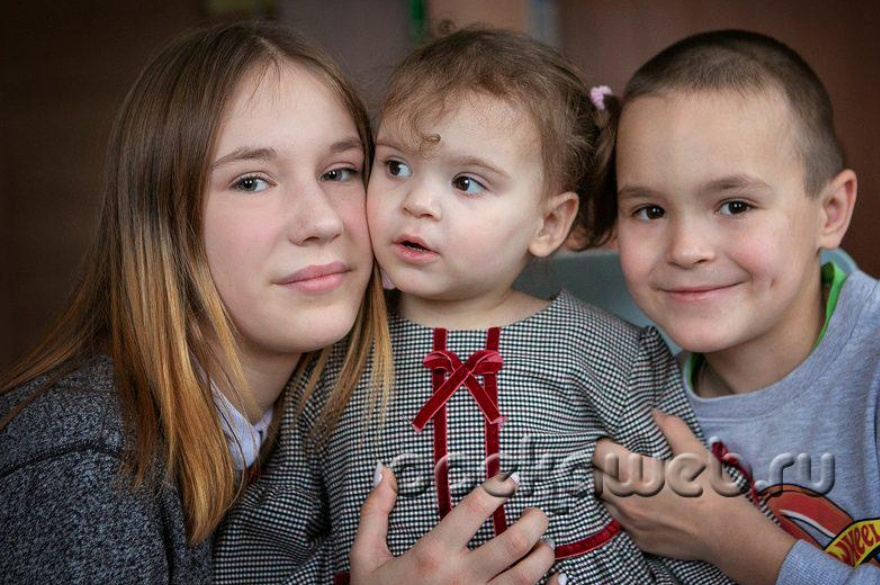 Усыновить ребенка в россии в 2024. Дети сироты. Усыновить сироту. Усыновить ребенка из Донбасса. Усыновление детей из Донбасса.