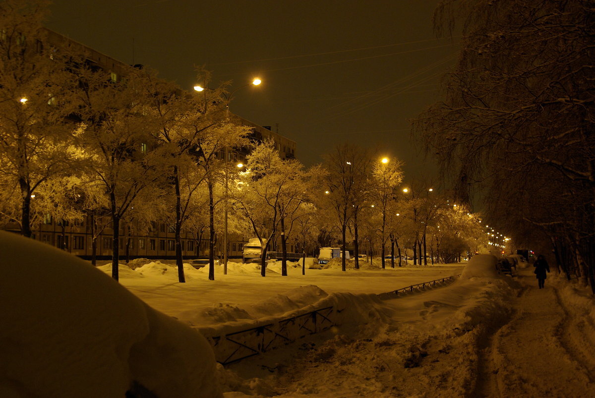 Зима ночью фото. Зима. К вечеру. Зима ночь город. Зимний вечер в городе. Снегопад ночью в городе.