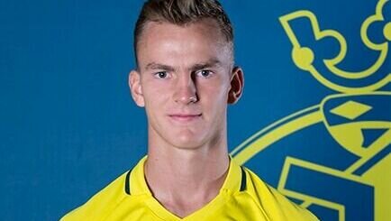     Футболист, сын бывшего министра спорта Нижегородской области Антон Ефремов продлил контракт с испанским клубом «Вильярреал». Об этом рассказал на своей странице в соцсети журналист Фабрицио Романо.