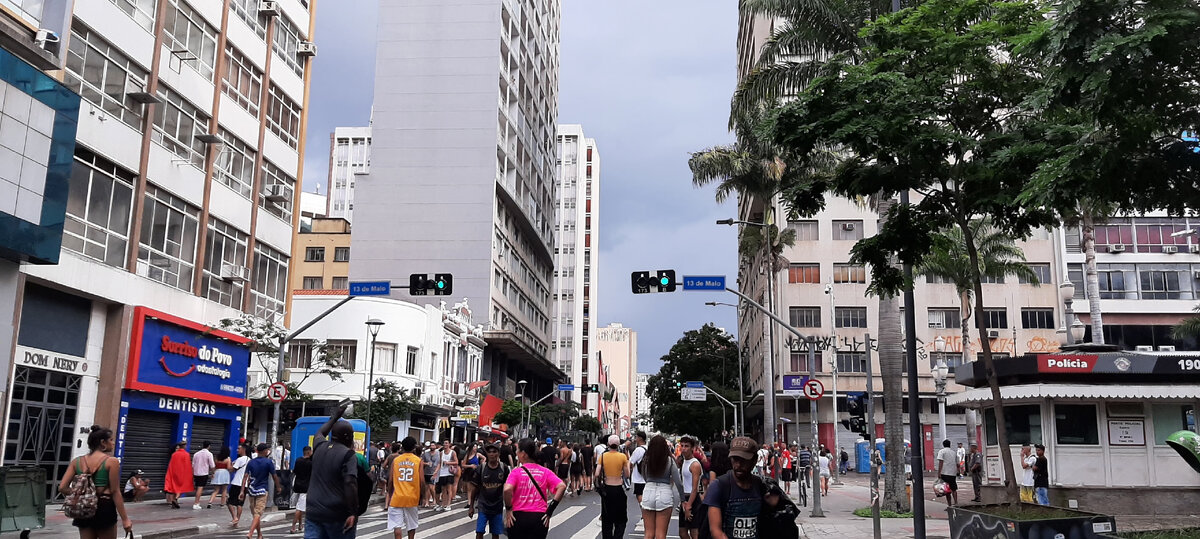 Улица Кампинаса. Как упоминала ранее, было тучно и нежарко (+24), Фото мое (все картинки в посте будут мои).