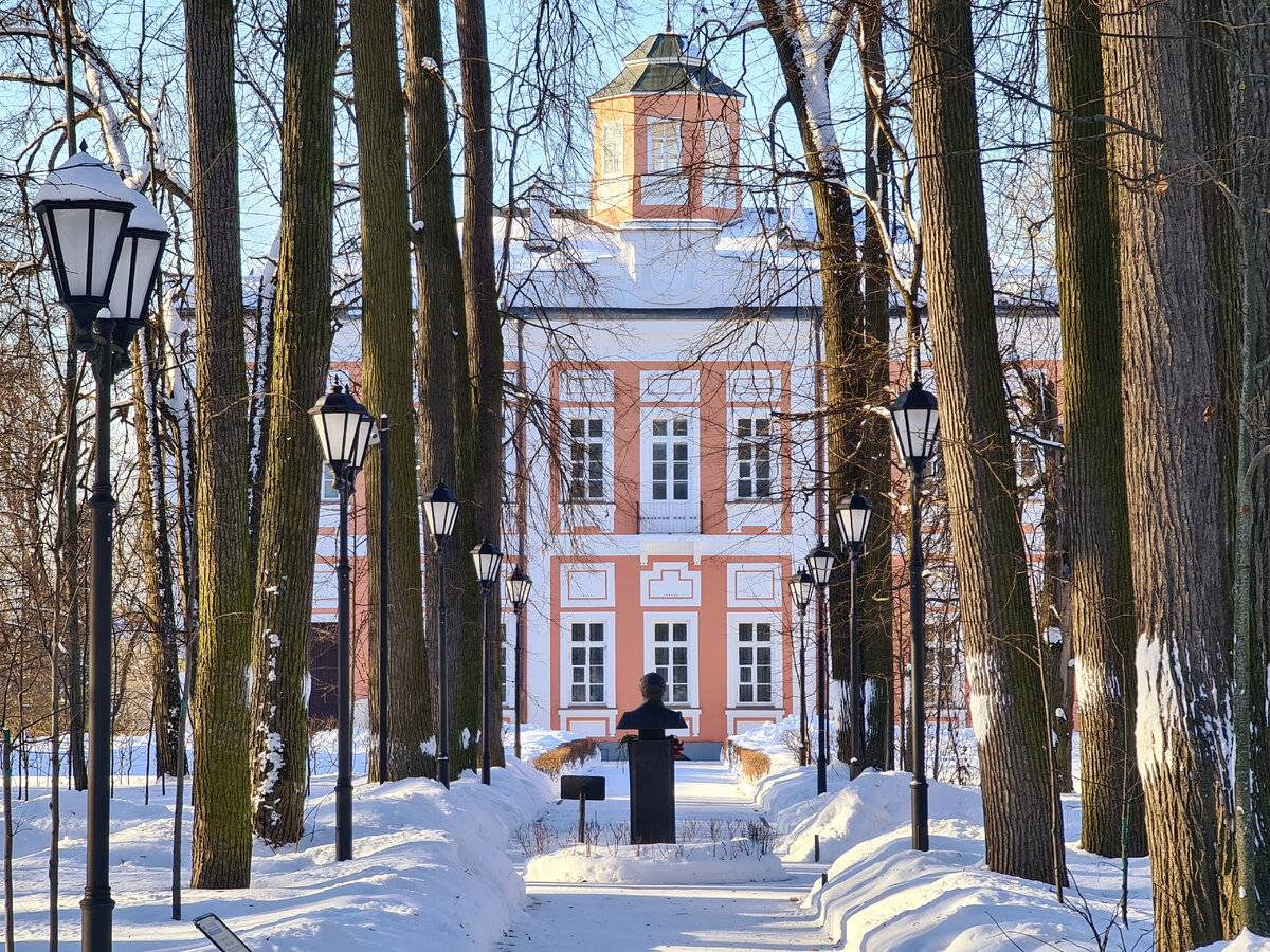 Дворец усадьбы Большие Вязёмы, фото автора 