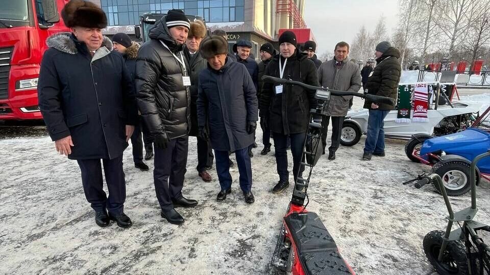     Сегодня, 24 февраля, в Набережные Челны приехал глава Татарстана Рустам Минниханов. Там состоится заседание городского Совета, на котором подведут экономические и социальные итоги 2022 года. Об этом сообщила пресс-служба местной администрации.