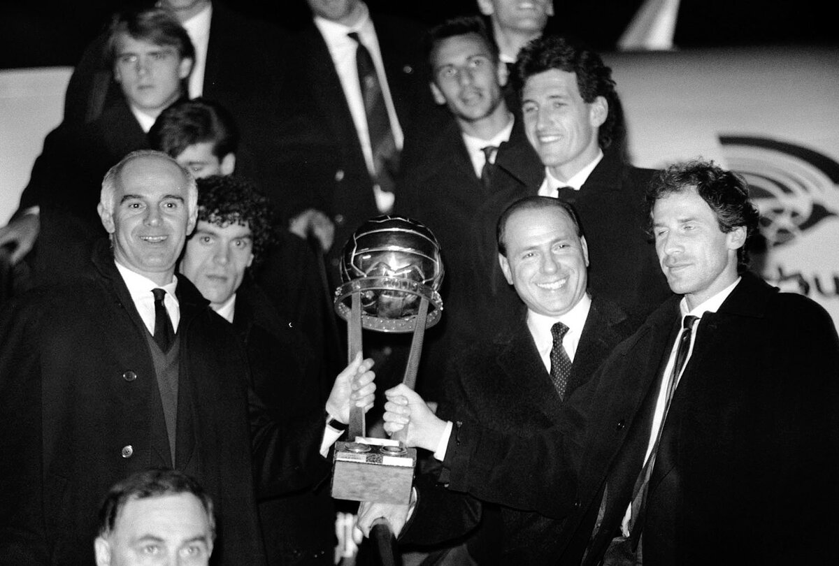 Зико с Межконтинентальным кубком