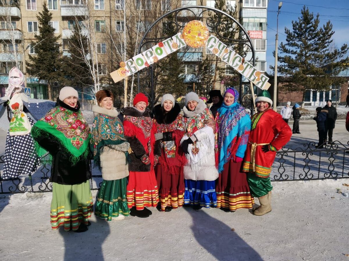 Масленица 17. Сычков федот пляска. Традиционный русский праздник масленица. Соломенное чучело на масленицу. Славянская масленица.