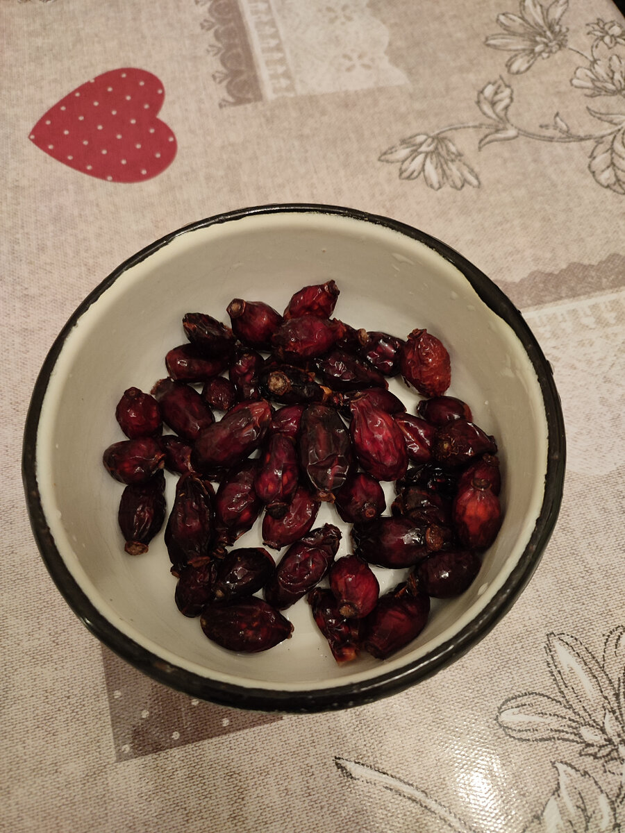 Шиповник крупный