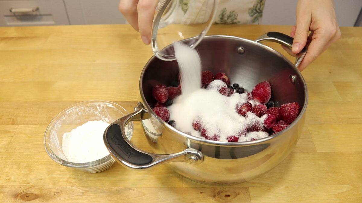 Пирог с замороженными ягодами: ТОП-4 рецепта