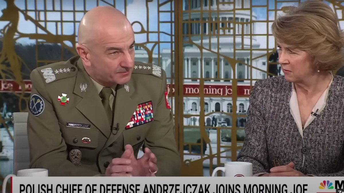 Генерал Анджейчак произвел фурор на американском телевидении! ...Мы жили с ними  в одном  пространстве  тысячу лет,  так  что  мы  знаем русских.