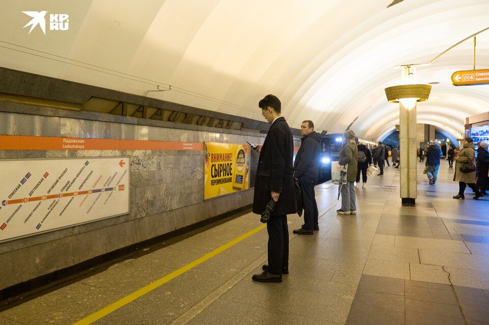     До "Новочеркасской" специально для петербуржцев пустили бесплатный трамвай №30. Он будет приезжать каждые четыре минуты и доезжать до места назначения за 19 минут. Юлия ПЫХАЛОВА