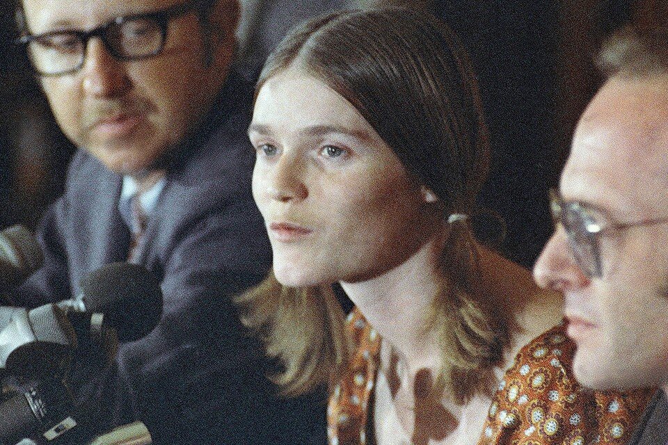     Линда Касабиан на судебном процессе по делу Мэнсона, 1970 год.  EAST NEWS