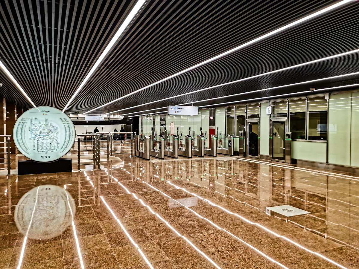 Вестибюль станции "Рижская" и турникеты на вход. До 5 марта 2023 года вход на станции БКЛ бесплатный.