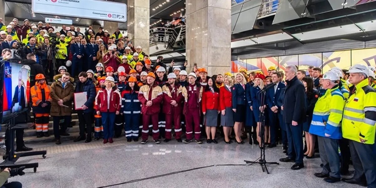 Собянин с командой по строительству БКЛ. Фото: Пресс-служба Мэра и Правительства Москвы